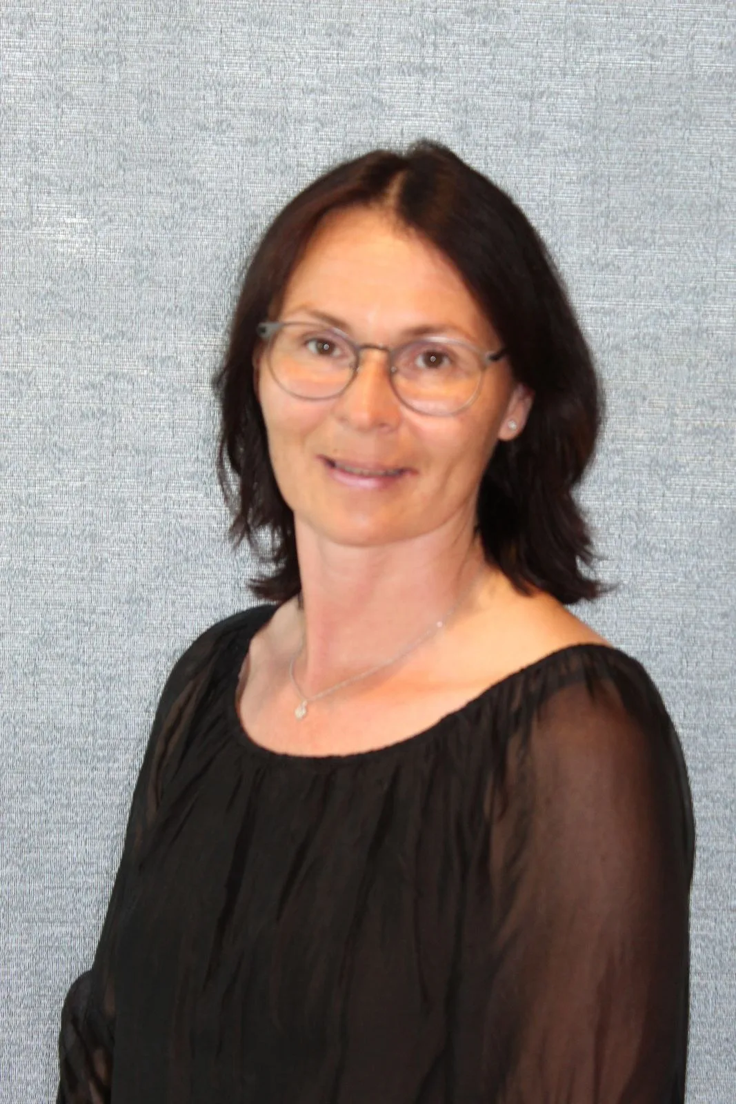 Sonja Stesgal, Office Management